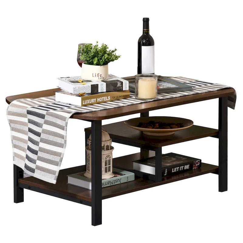Table basse de style industriel rétro en bois foncé, avec rangement sous le plateau et coins arrondis.